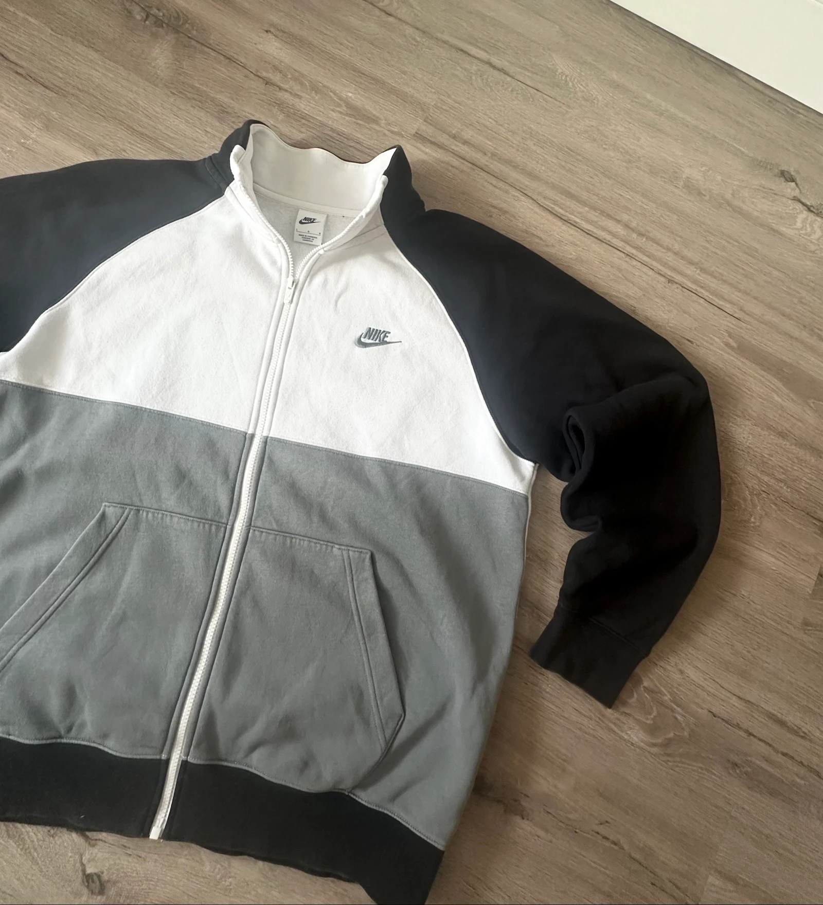 Nike Moletom com Zíper Cinza Branco Preto Tamanho G Original – photo 2